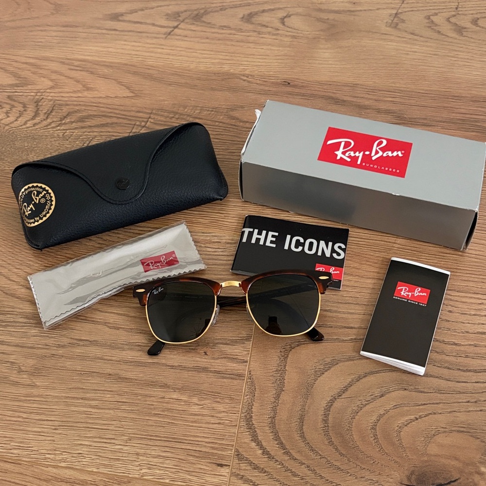 Ray-Ban Clubmaster Tortoise and Gold Sunglasses with Green Lenses
